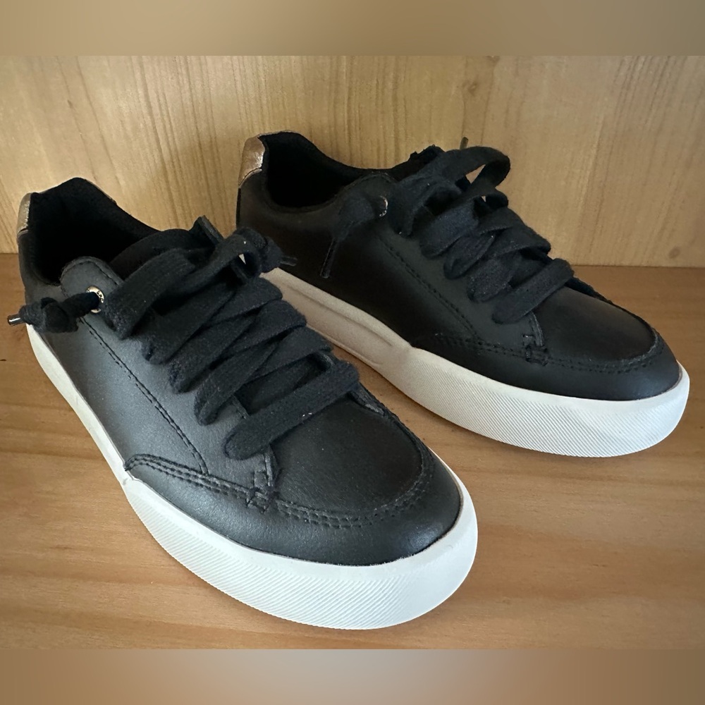 Women’s Sperry Plushstep Black Leather Sneakers with White Soles NWOT